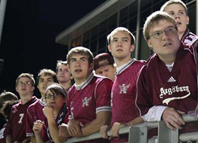 Picture of a crowd of Augsburg students at a game.